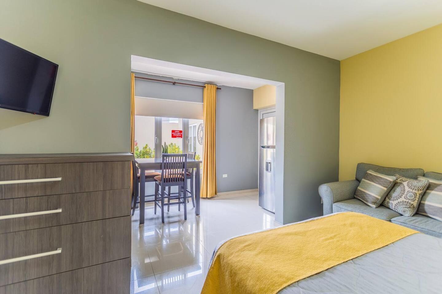 Juanedu Suites Oranjestad Ngoại thất bức ảnh