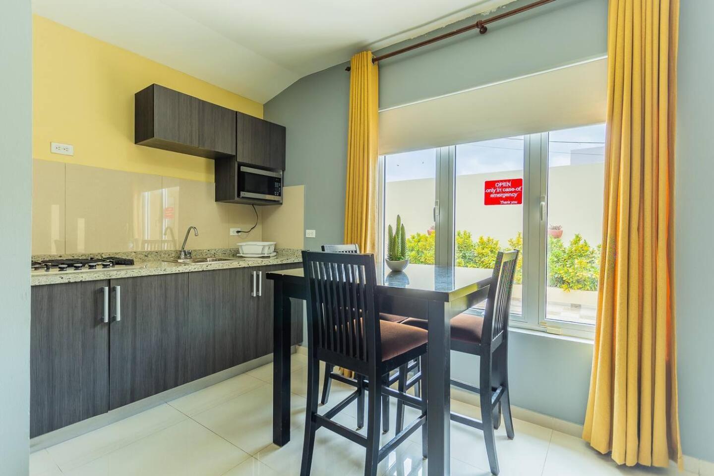 Juanedu Suites Oranjestad Ngoại thất bức ảnh