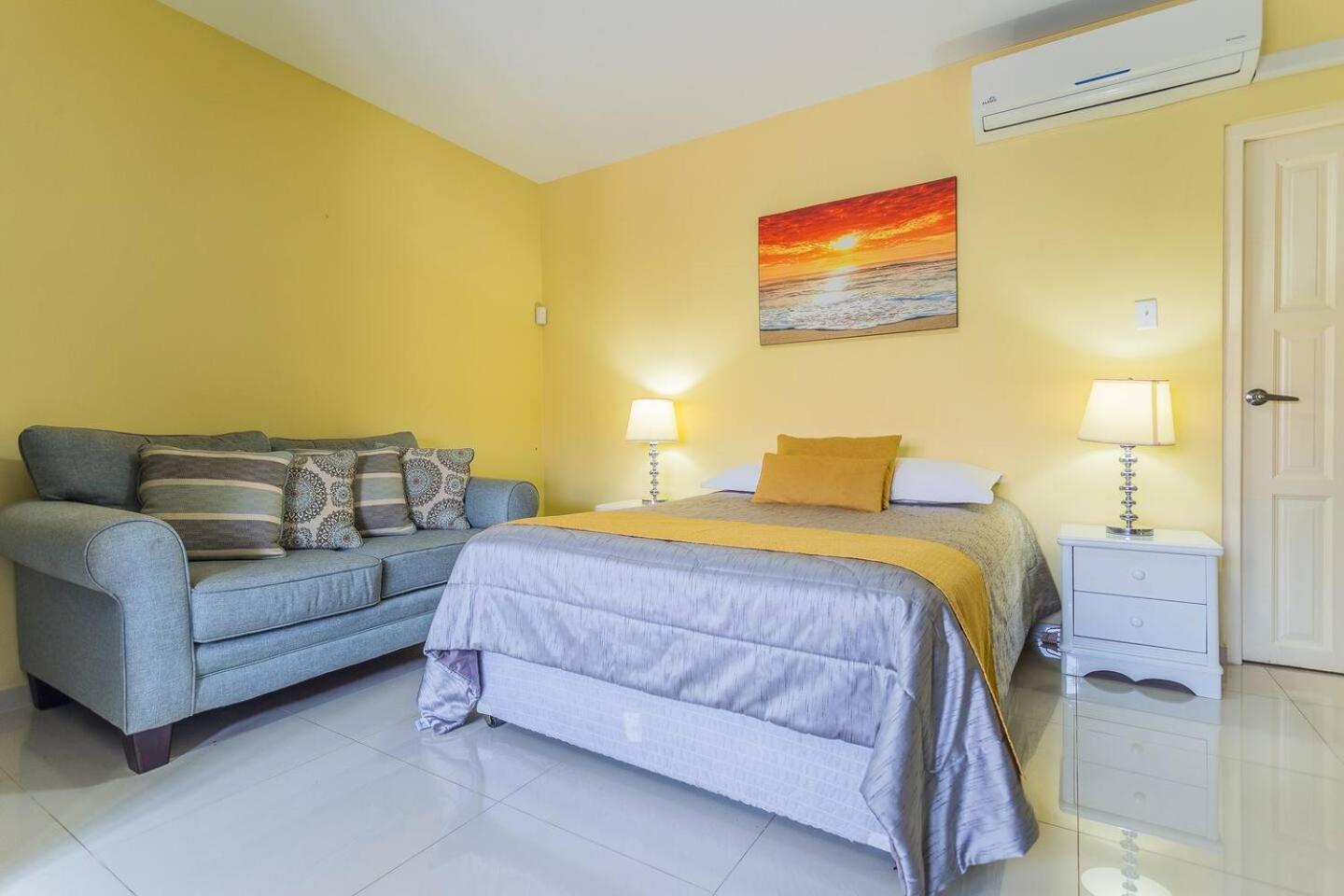 Juanedu Suites Oranjestad Ngoại thất bức ảnh