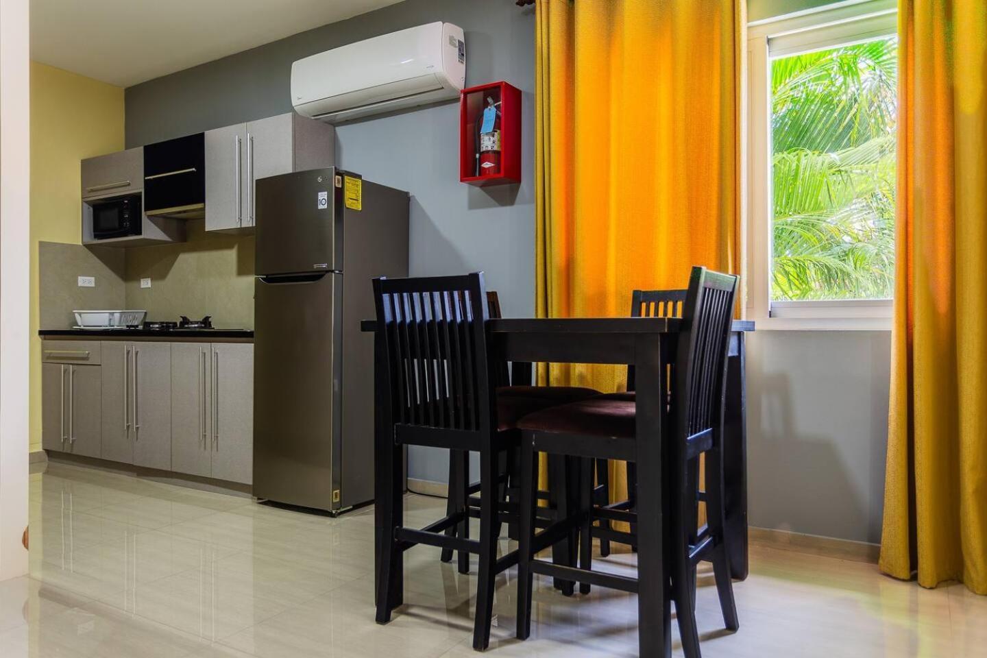 Juanedu Suites Oranjestad Ngoại thất bức ảnh